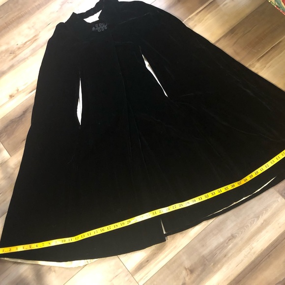 Vintage lined Black Velour Slit Arms Cape no tags - Picture 9 of 9